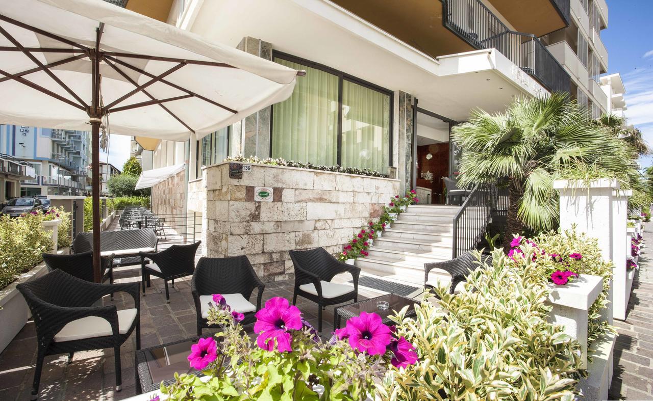 Hotel Brig カットーリカ エクステリア 写真