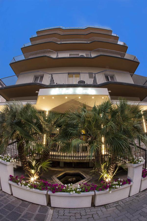Hotel Brig カットーリカ エクステリア 写真