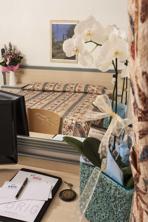 Hotel Brig カットーリカ エクステリア 写真