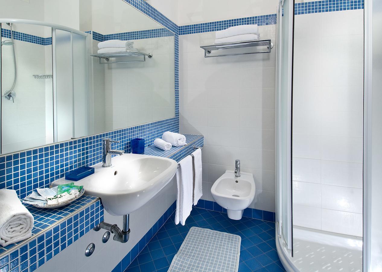 Hotel Brig カットーリカ エクステリア 写真